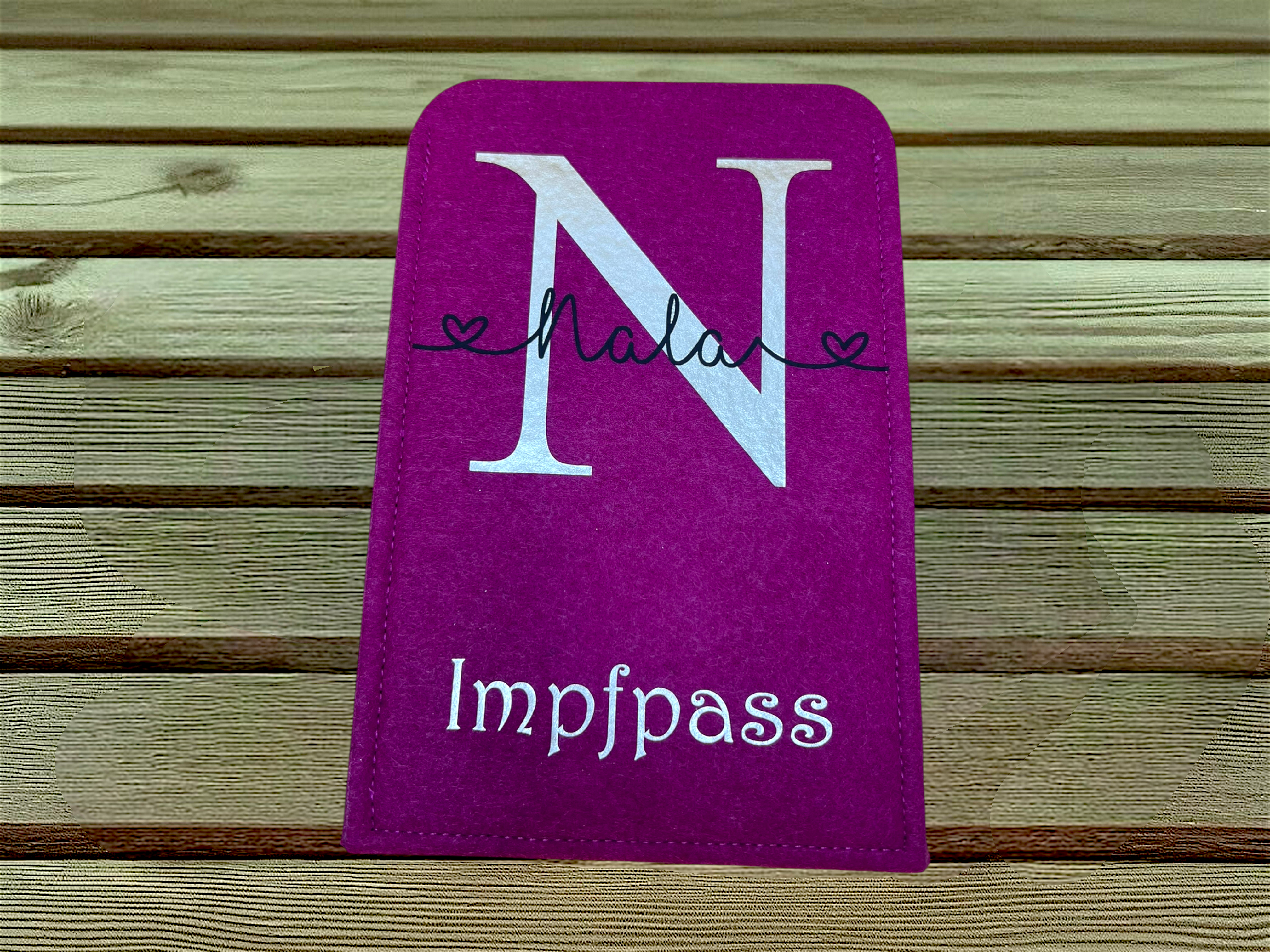 Impfpasshülle Berry Initial